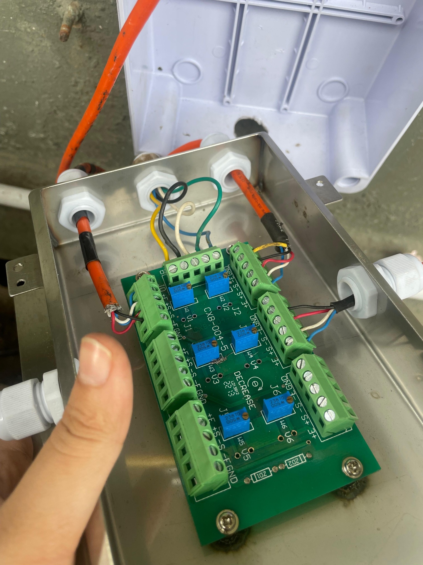 Komponen junction box dan spare part dari toko timbangan di Batam CV Protera Engineering